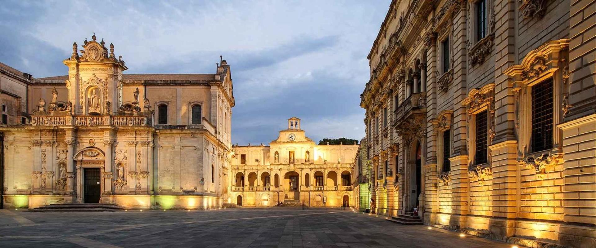 "Il Vecchio Salone" Appartamento In Pieno Centro Con Garage Privato Lecce Exterior foto